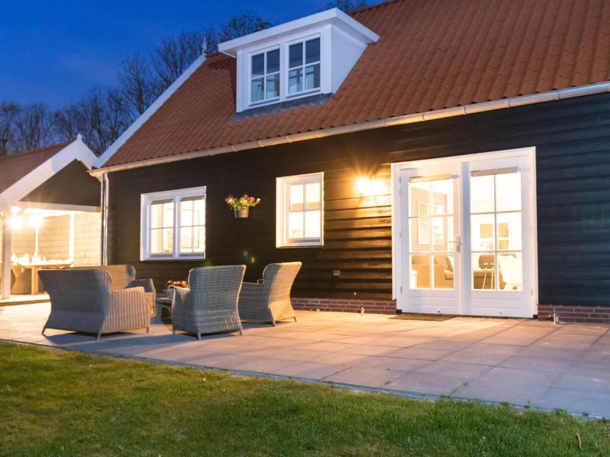 Rustic Holiday Home In Wissenkerke With Garden Eksteriør bilde